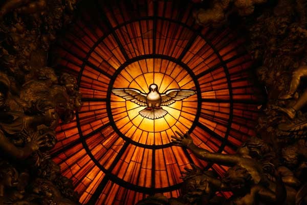 5º Día Decenario al Espíritu Santo - "El Espíritu Santo está en medio de nosotros" 1