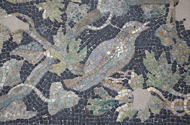 Detalle de uno de los numerosos mosaicos hallados en las excavaciones en Antioquía que hoy puede verse en el Museo del Louvre, París.